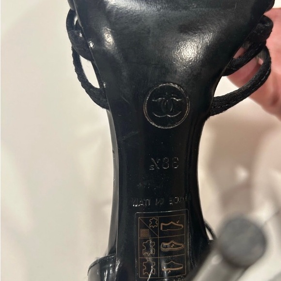 CHANEL CAP TOE CC ANKLE STRAP HEEL - Picture 9 of 9